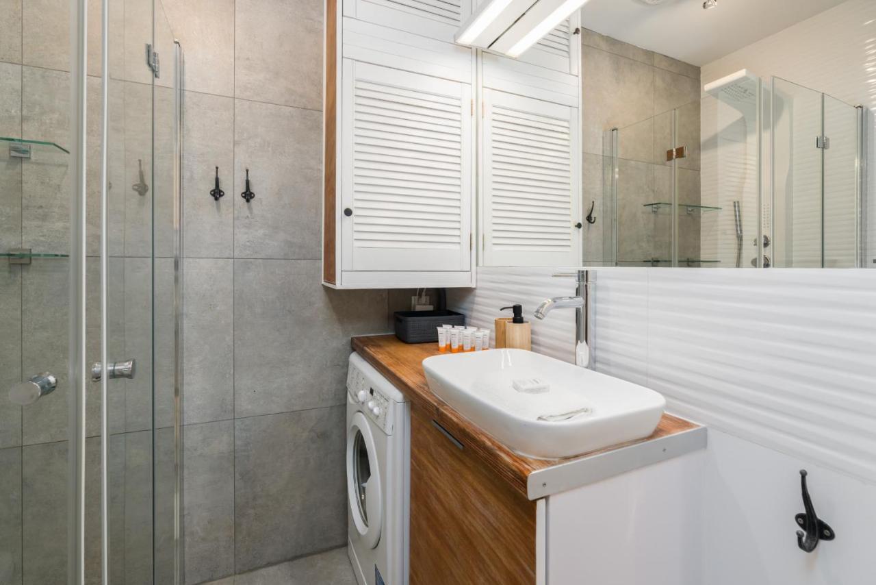 Apartment Poznan Old Town Strzelecka By Noclegi Renters Ngoại thất bức ảnh